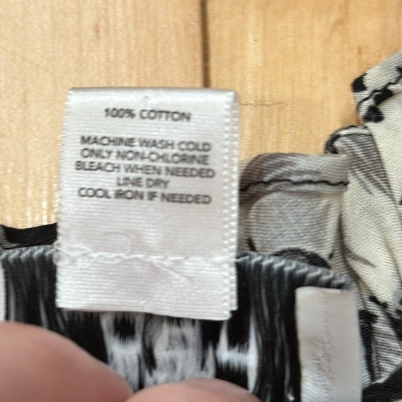 Ann Taylor Loft Floral Button Up Top - Picture 4 of 7